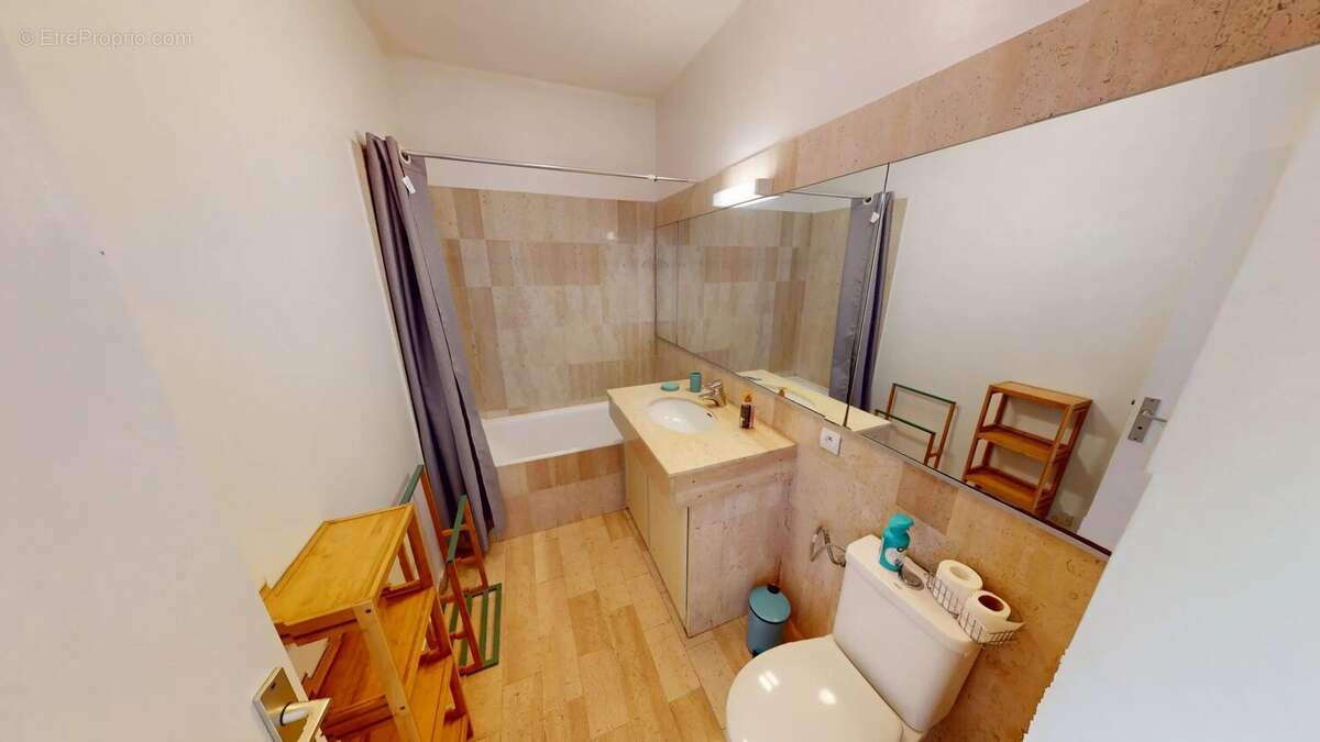 Appartement à VILLENEUVE-LOUBET