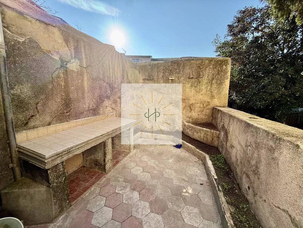 Maison à MONTELIMAR