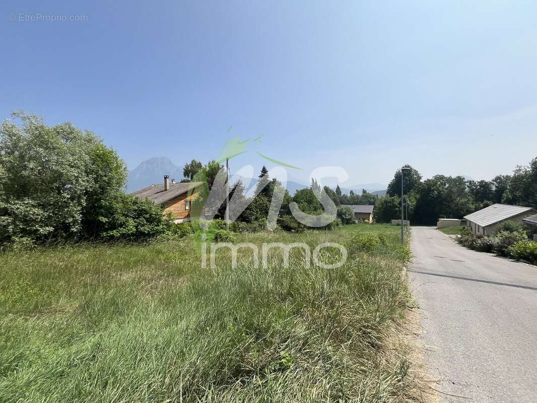 Terrain à CHORGES