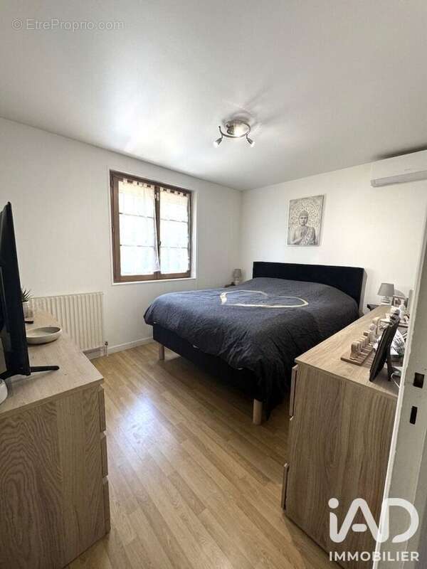 Maison 124 m² à Quincy-Voisins  - photo 8