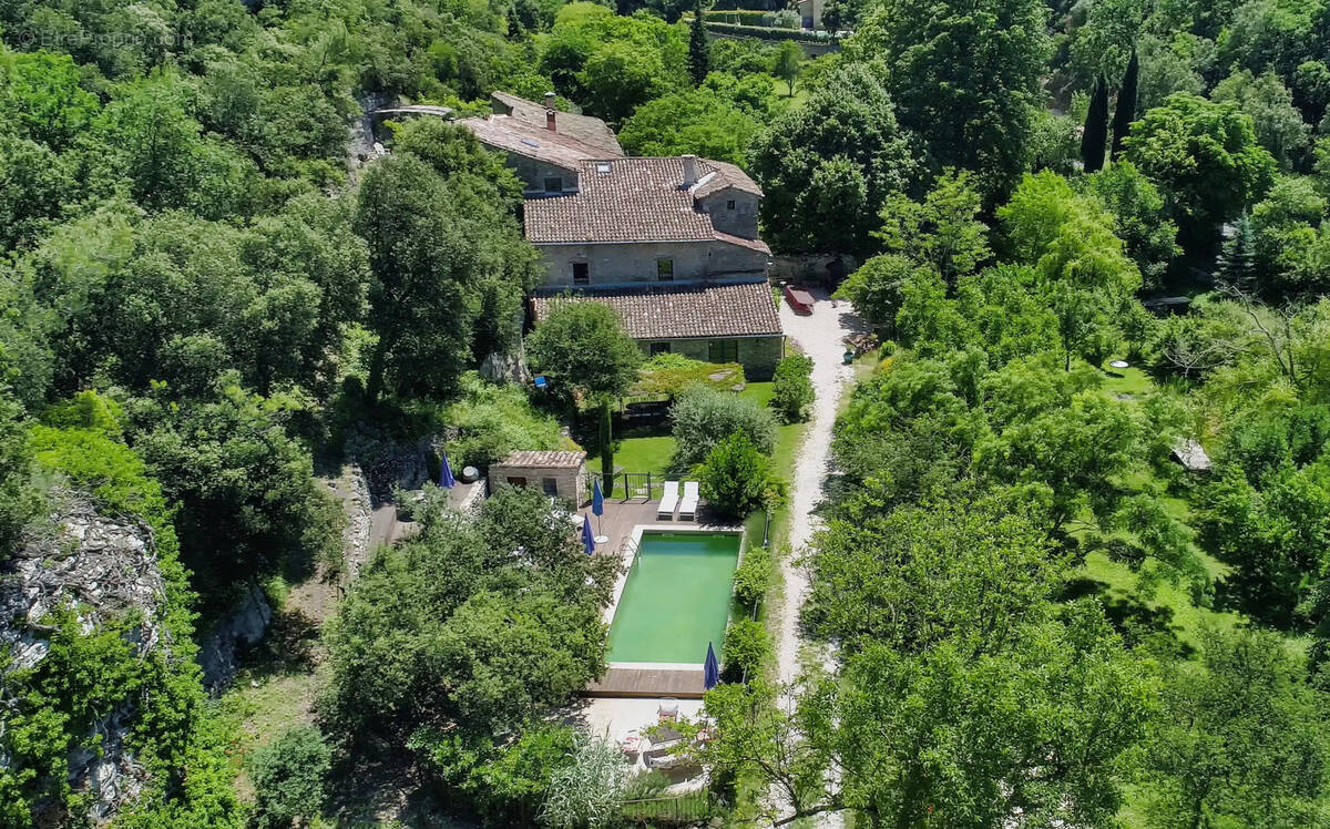 Maison à L'ISLE-SUR-LA-SORGUE