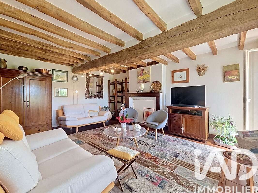 Photo 3 - Maison à LA CELLE-SAINT-CYR