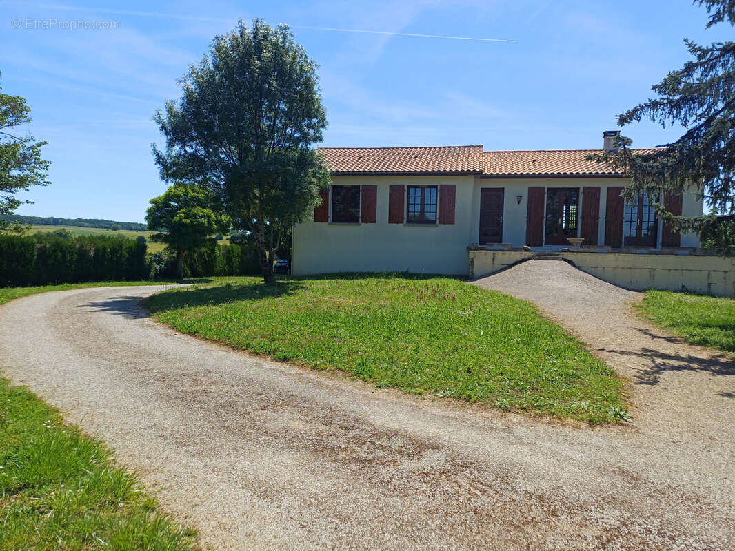 Maison à BARRO
