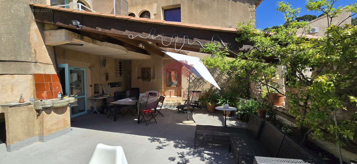 Maison à MONTPEYROUX