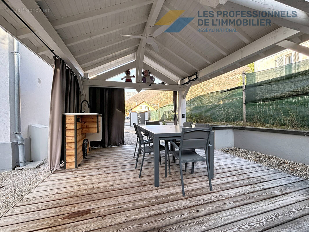 Appartement à CHALLES-LES-EAUX