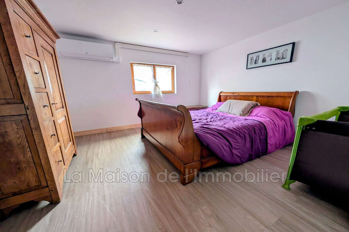 Maison à CRIQUEBEUF-SUR-SEINE