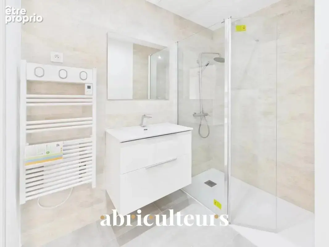 Bel appartement neuf de 95 m² avec une vue panoramique en vente sur Fayence (83440) - photo 16