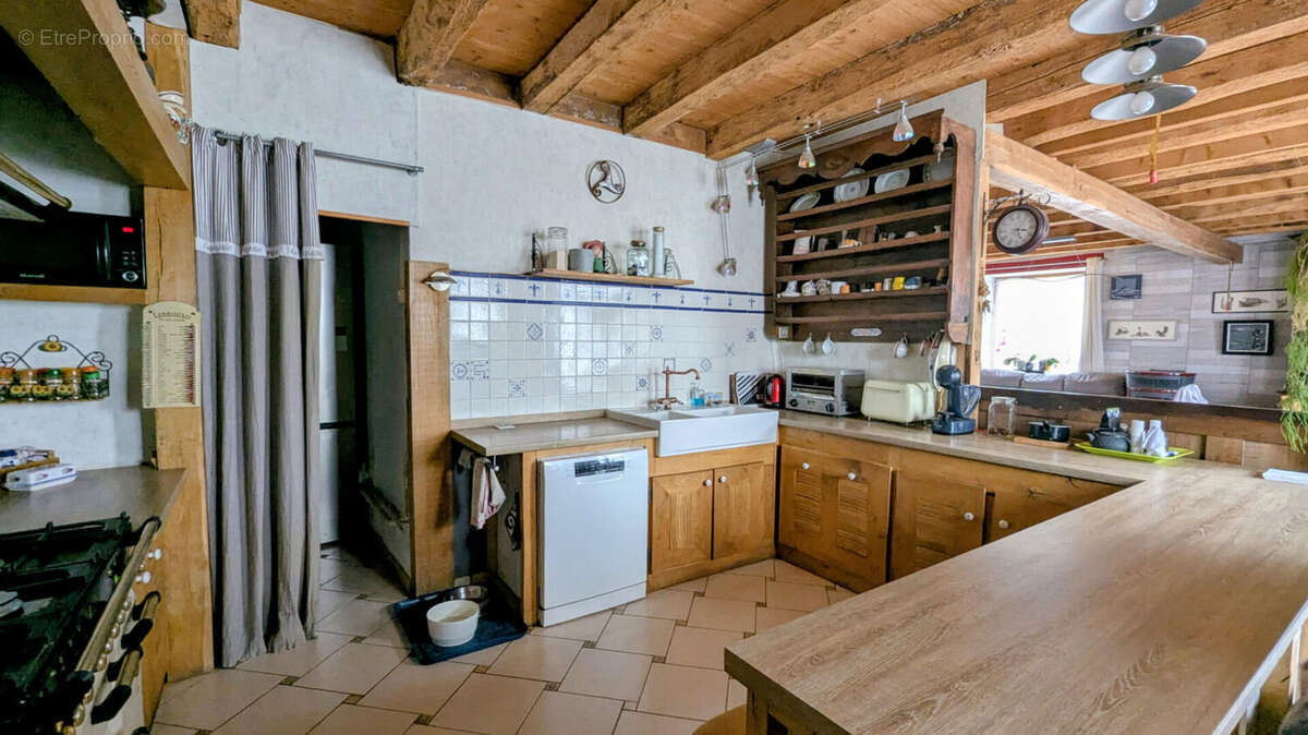 A VENDRE Maison pierres de 274 m²  - Terrain 9795 m²  - CHERRUEIX - photo 5