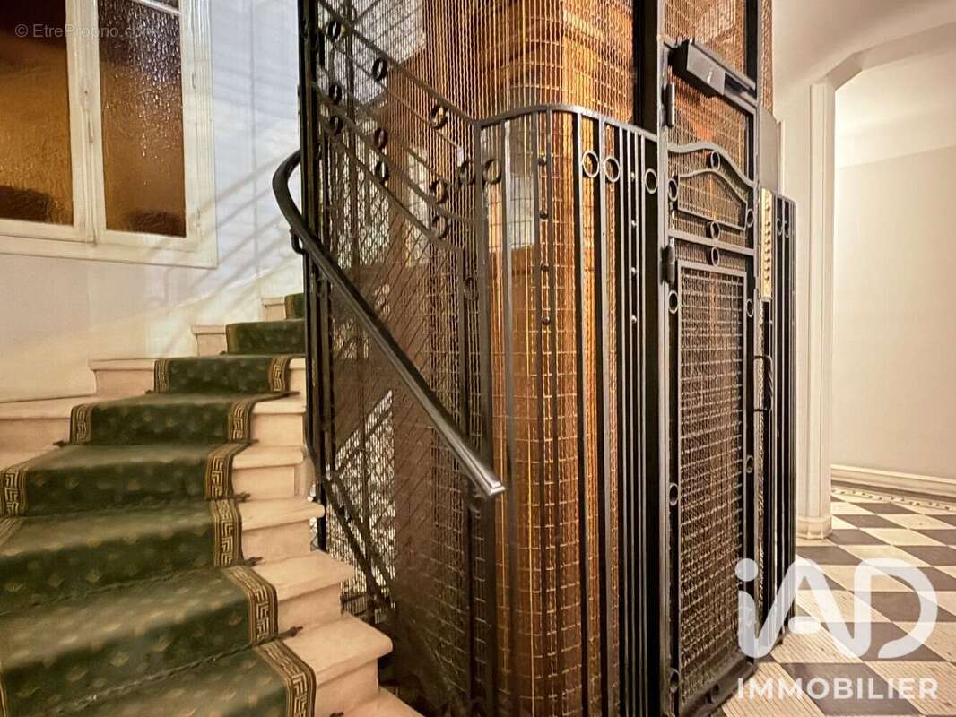 Appartement 83 m² à Paris-16e  - photo 8