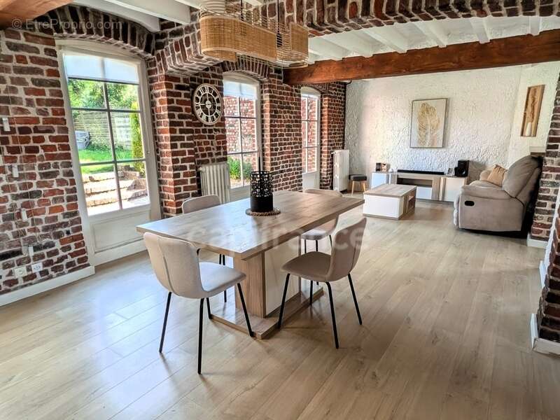 Maison à NEUVILLE-EN-FERRAIN