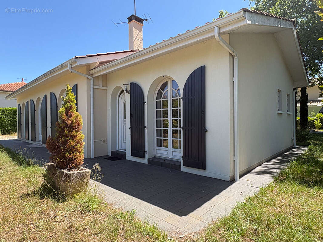 Maison à CADAUJAC