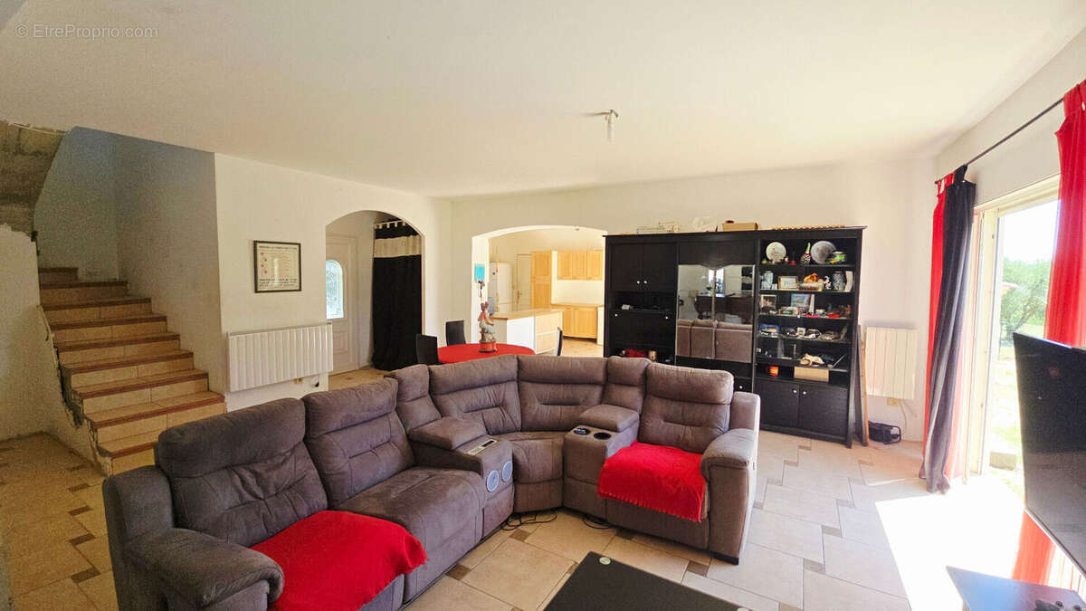 Villa Lirac - 6 pièces - 157 m² + Garage de 80 m² - photo 3