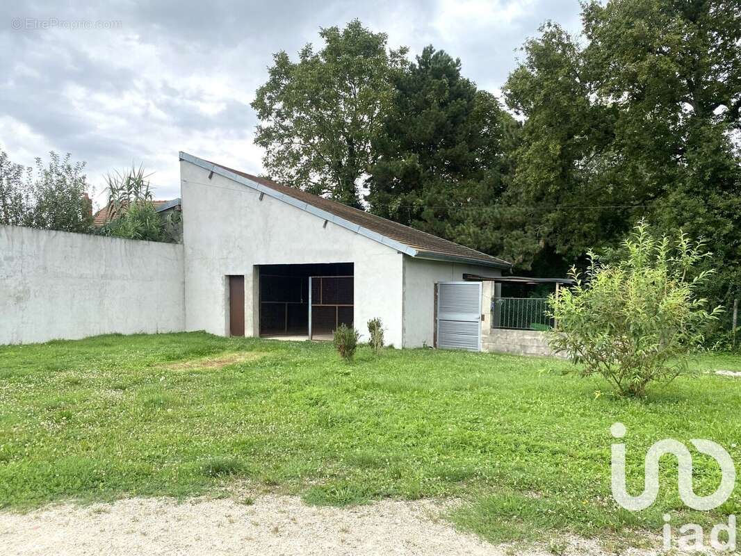 Photo 2 - Maison à SAINT-JUST-SAUVAGE