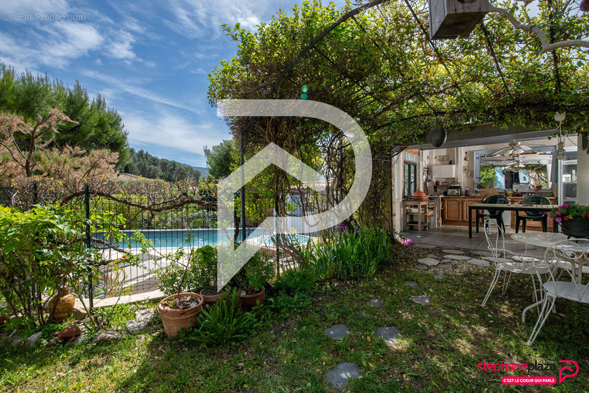 Maison à CUGES-LES-PINS