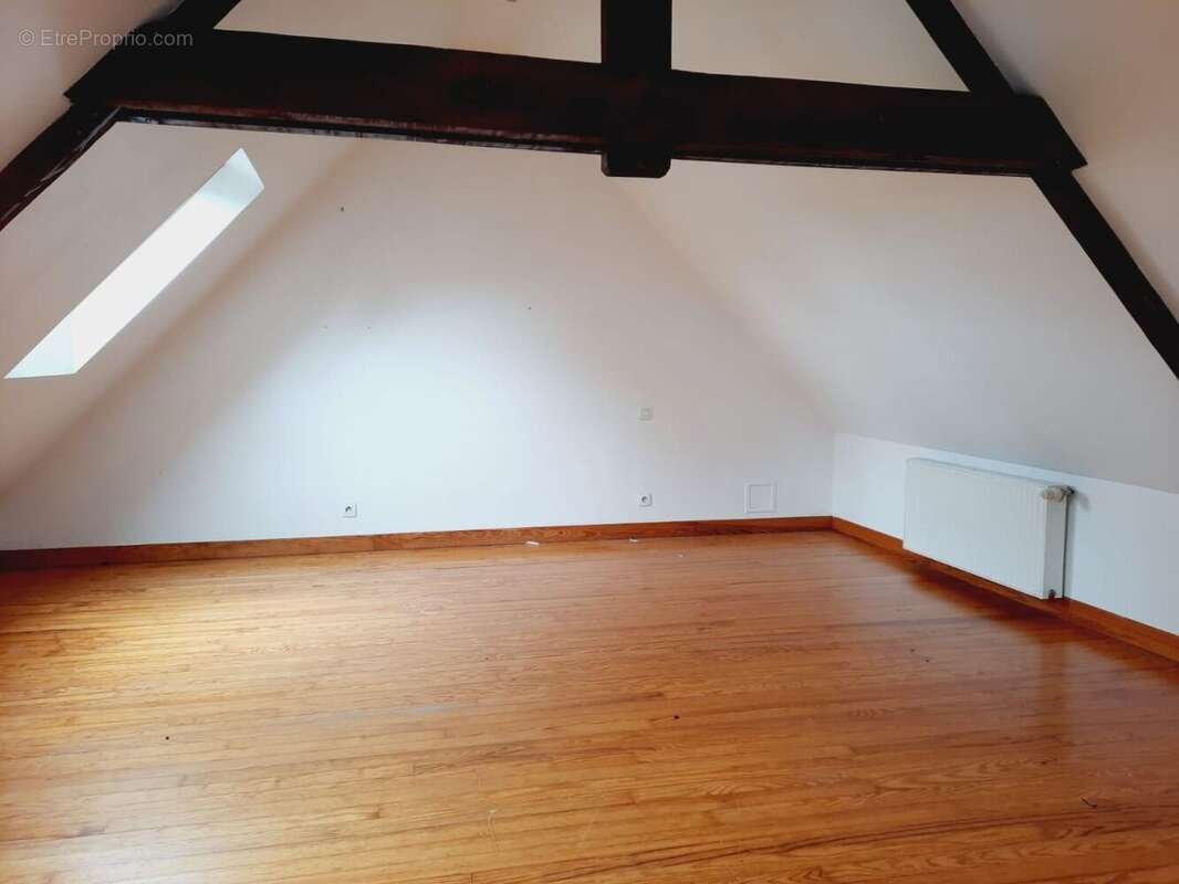 Maison à HAUTEVILLE-LA-GUICHARD