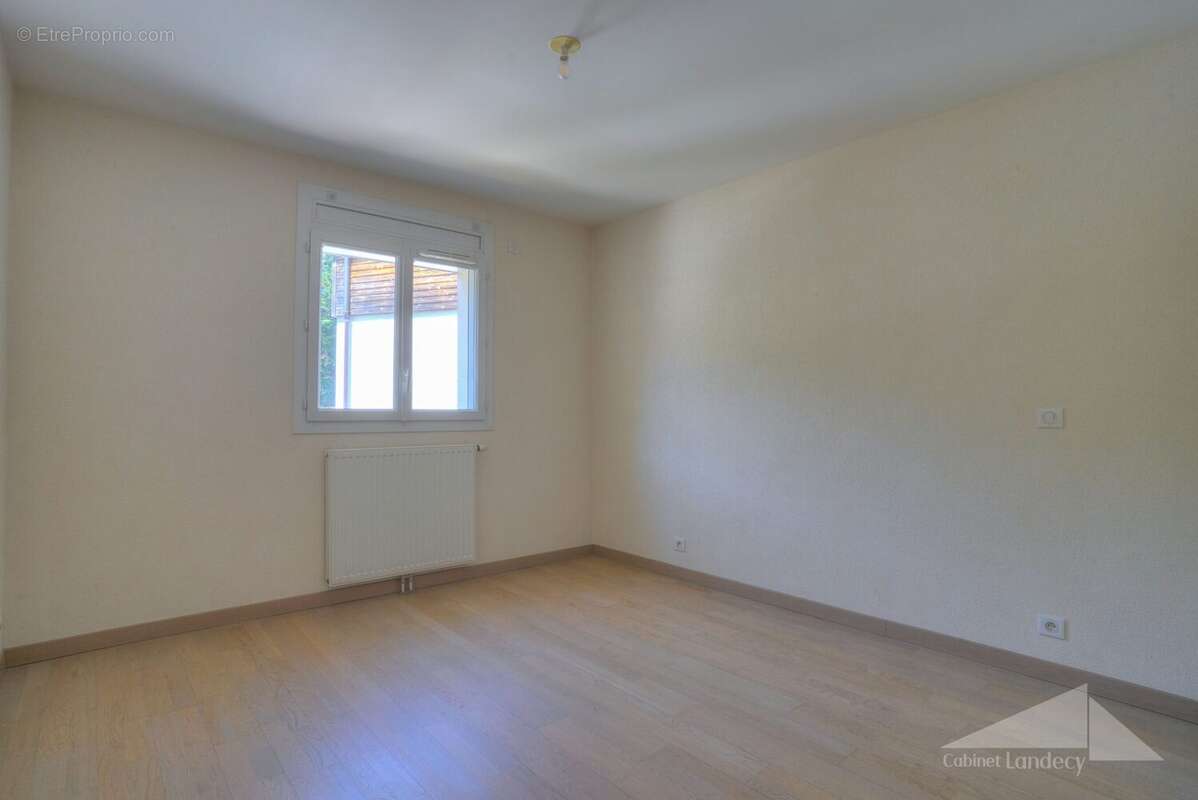 Appartement 87 m² à Thoiry  - photo 7