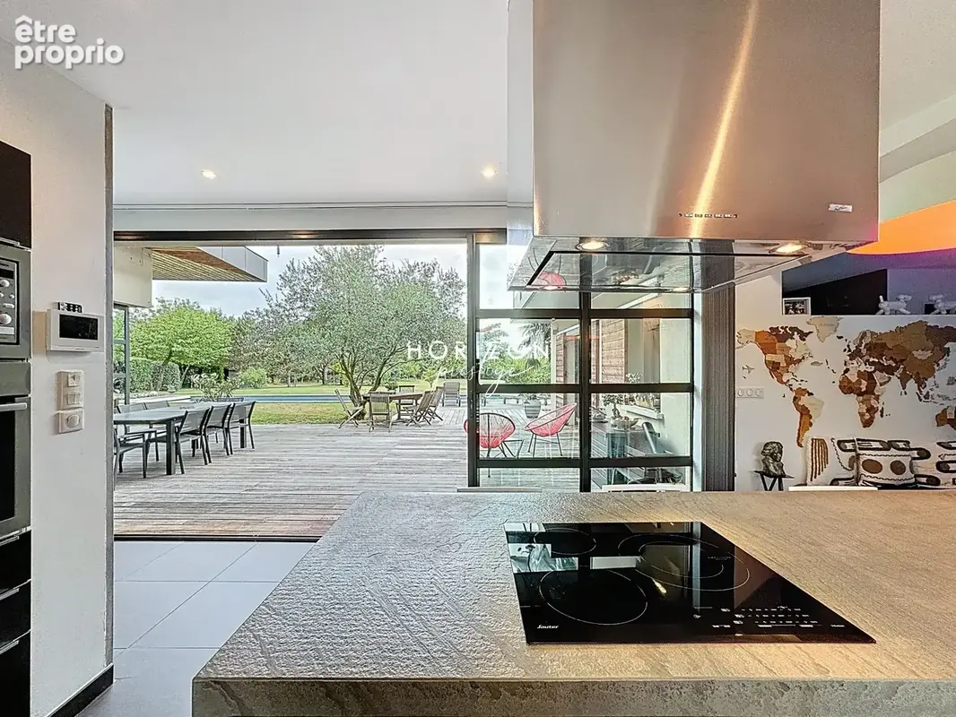 Maison 8 pièces 247 m² à vendre à Saint-Genis-Laval (69230) - photo 6