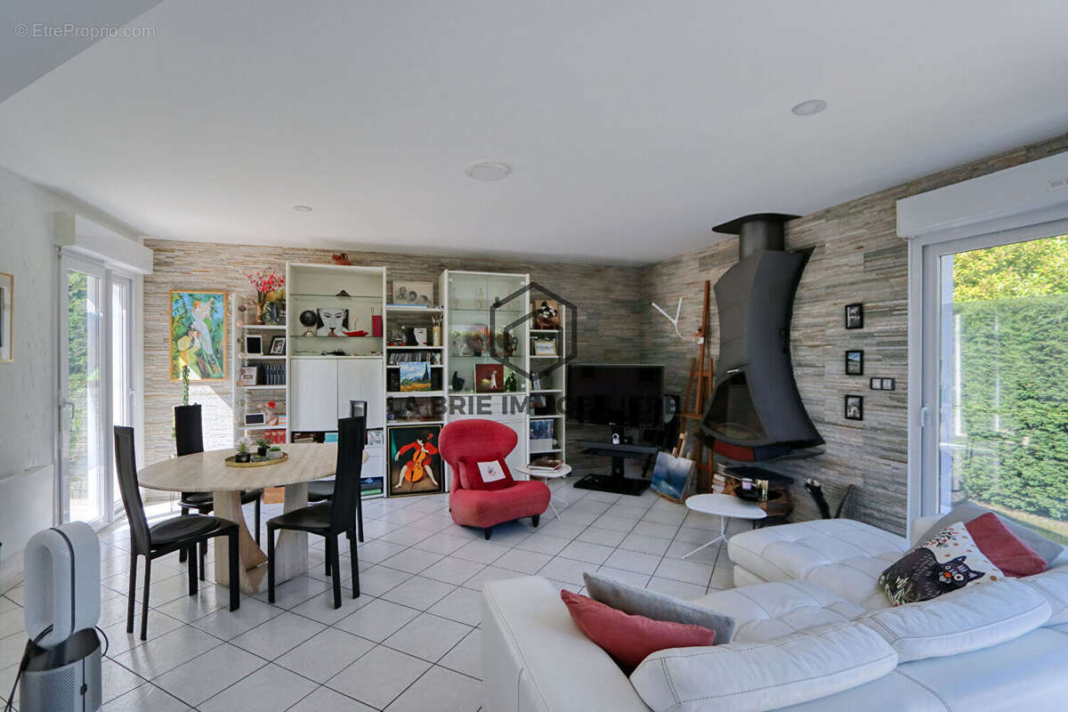 Maison à VILLECRESNES