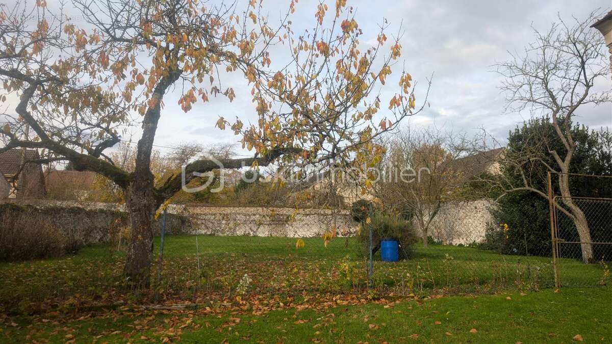 Maison à SAINT-GERMAIN-SOUS-DOUE