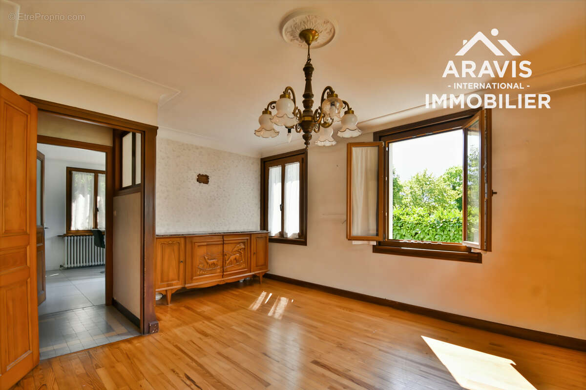 Maison lumineuse avec 6 chambres - photo 4