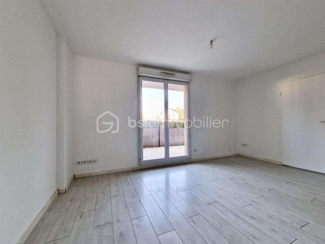 Appartement récent rez de jardin avec terrasse - photo 4