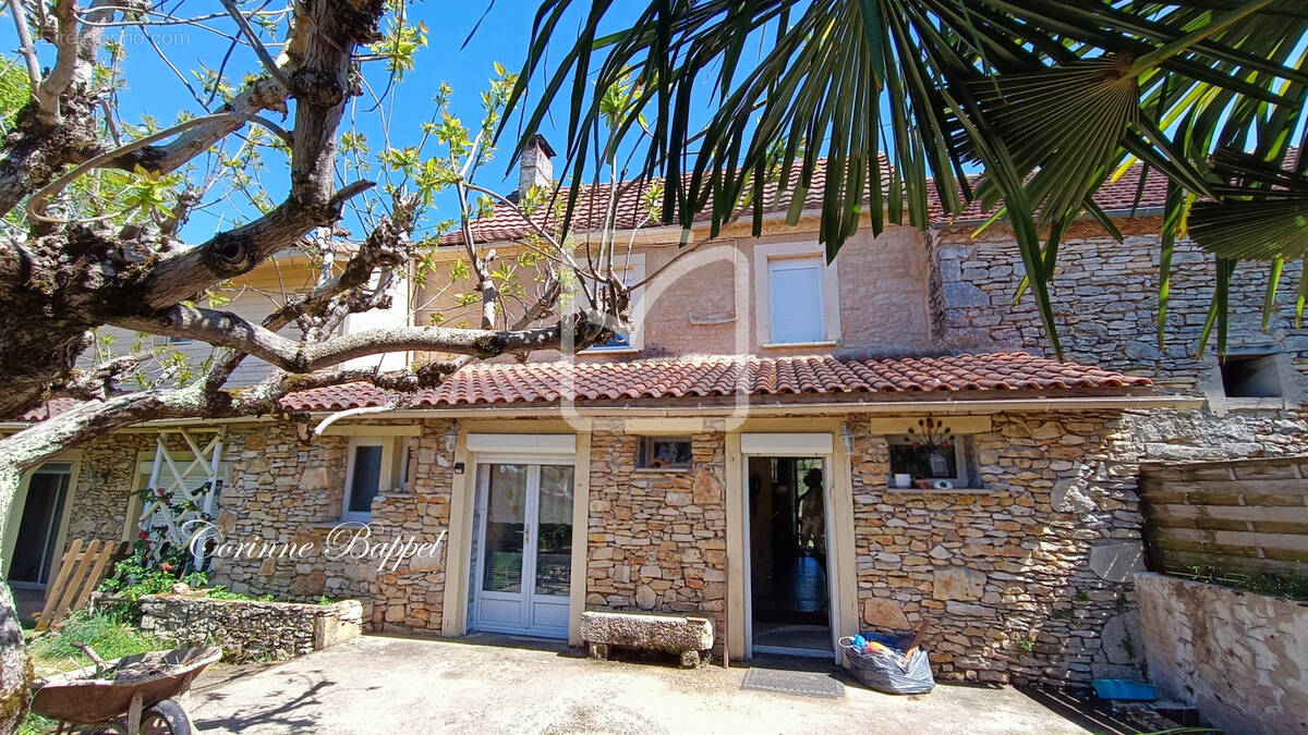 Maison à COULAURES