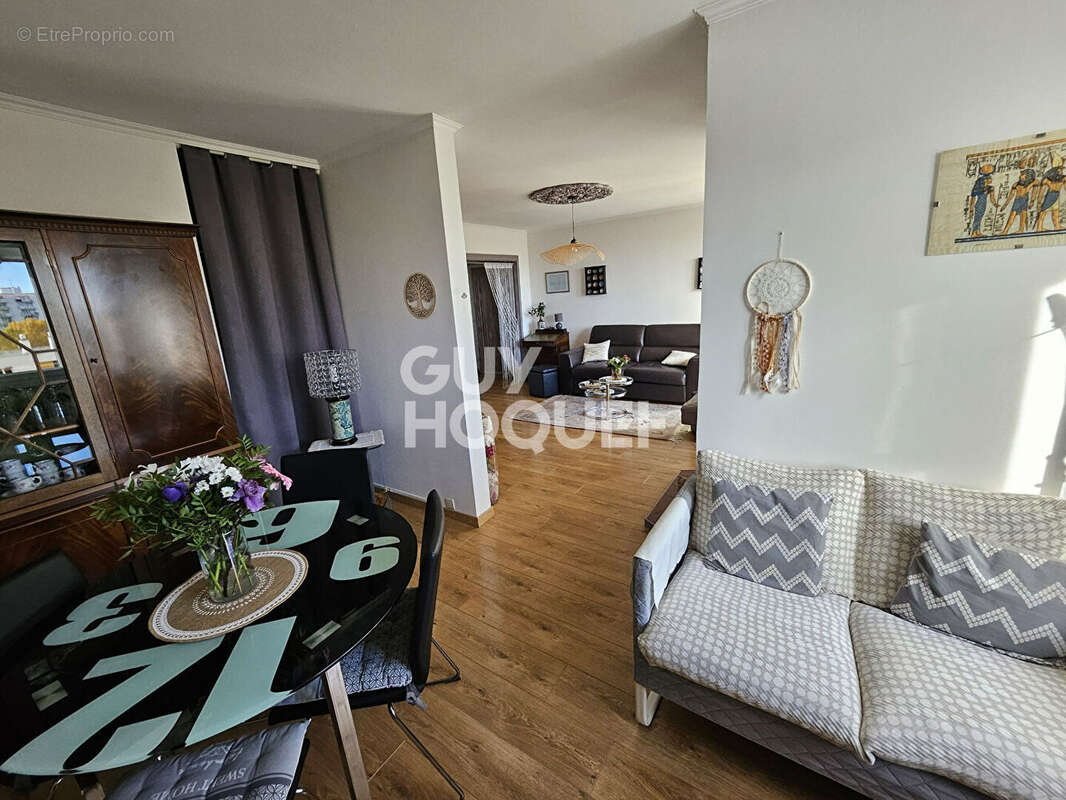 Appartement à ROSNY-SOUS-BOIS