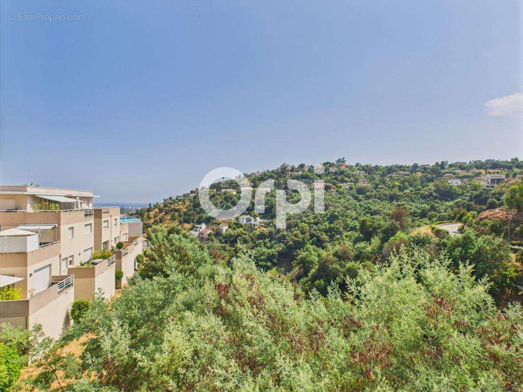 Appartement à MANDELIEU-LA-NAPOULE