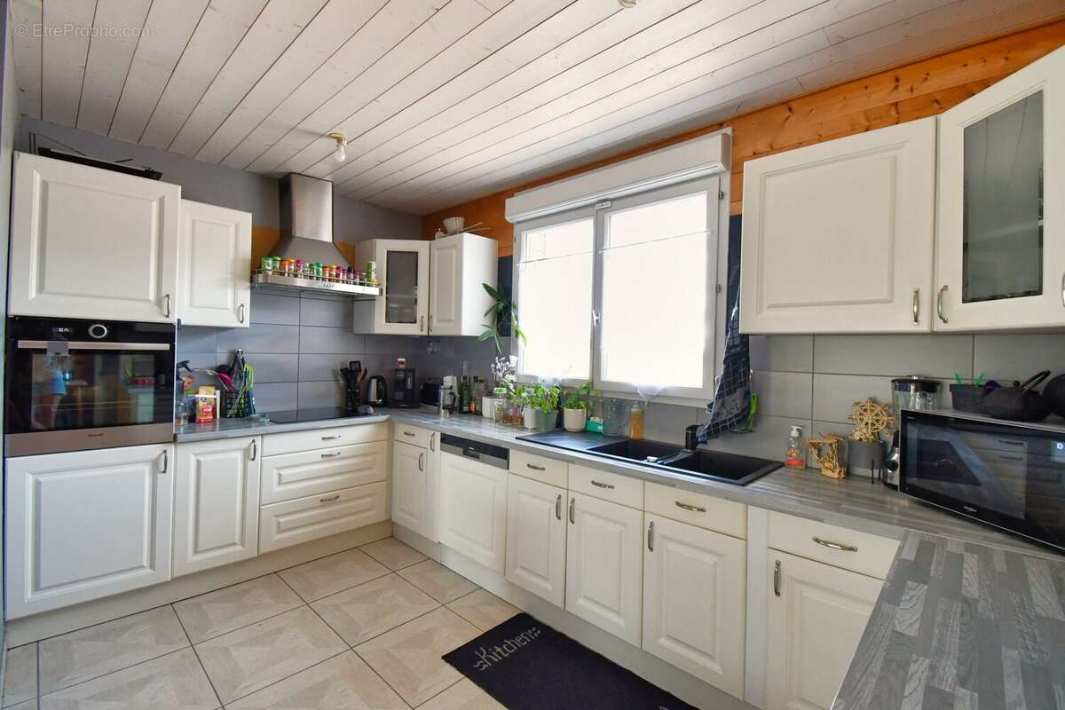 Maison 213 m² à Etang-Sur-Arroux  - photo 8