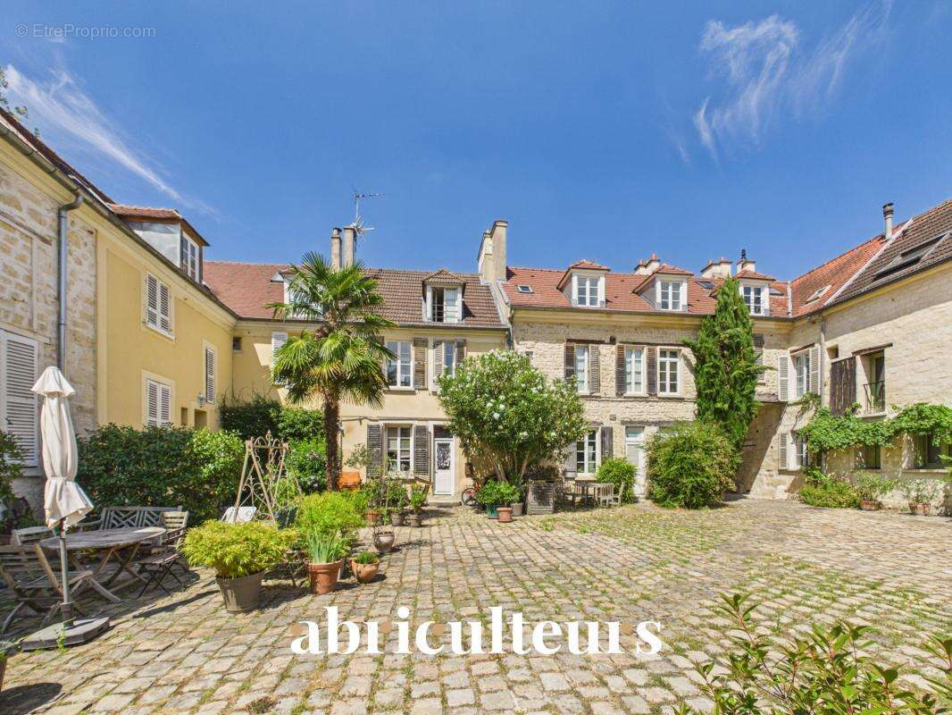 Maison Historique de Charme 103 m² – Cour Pavée & Terrasse – en vente à Le Pecq (78230) - photo 25