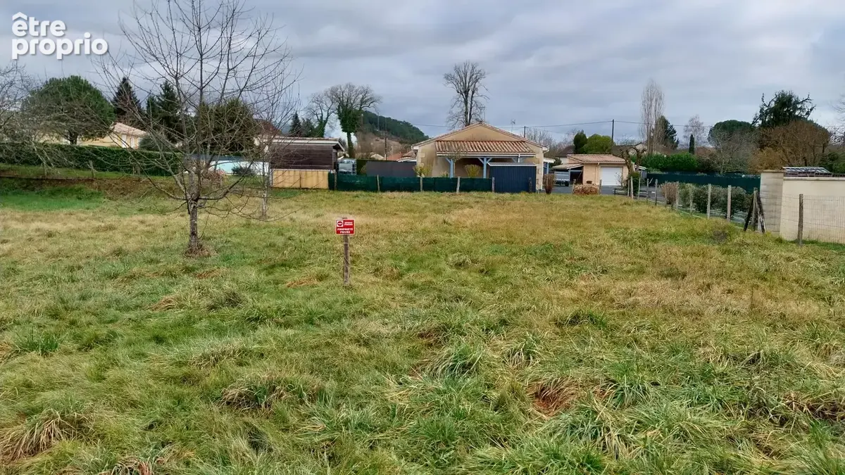 Photo Terrain à Neuvic au prix de 24 000€