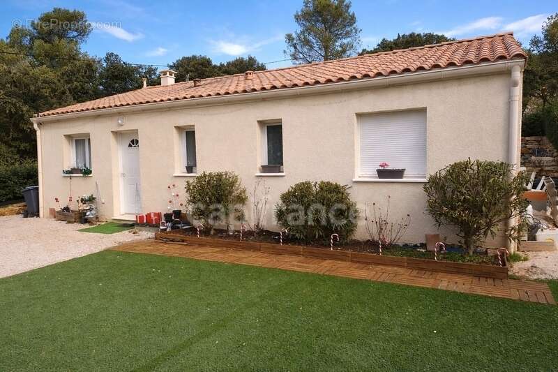 Maison à SAINTE-ANASTASIE-SUR-ISSOLE