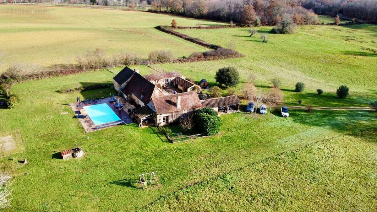 Maison à SAINTE-ALVERE