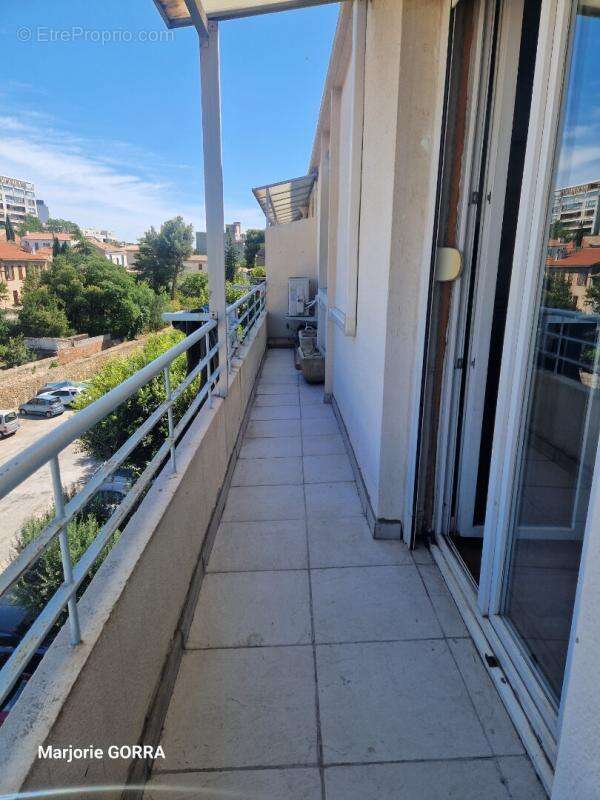 Appartement à MARSEILLE-4E