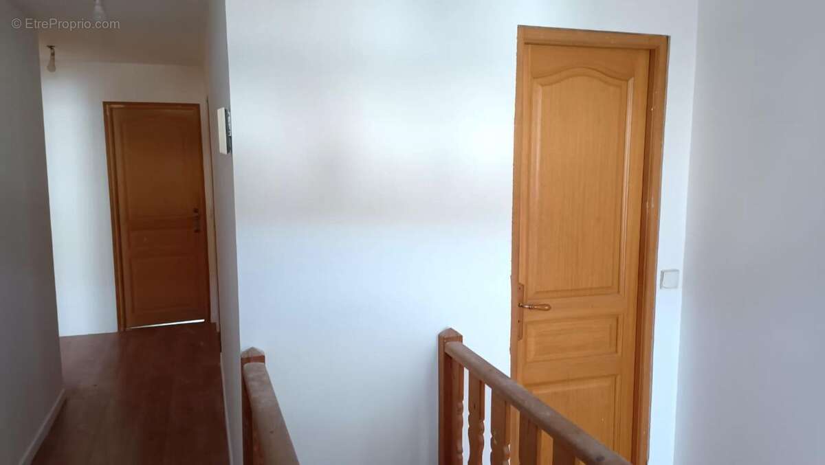 Maison à VAUX-LE-PENIL