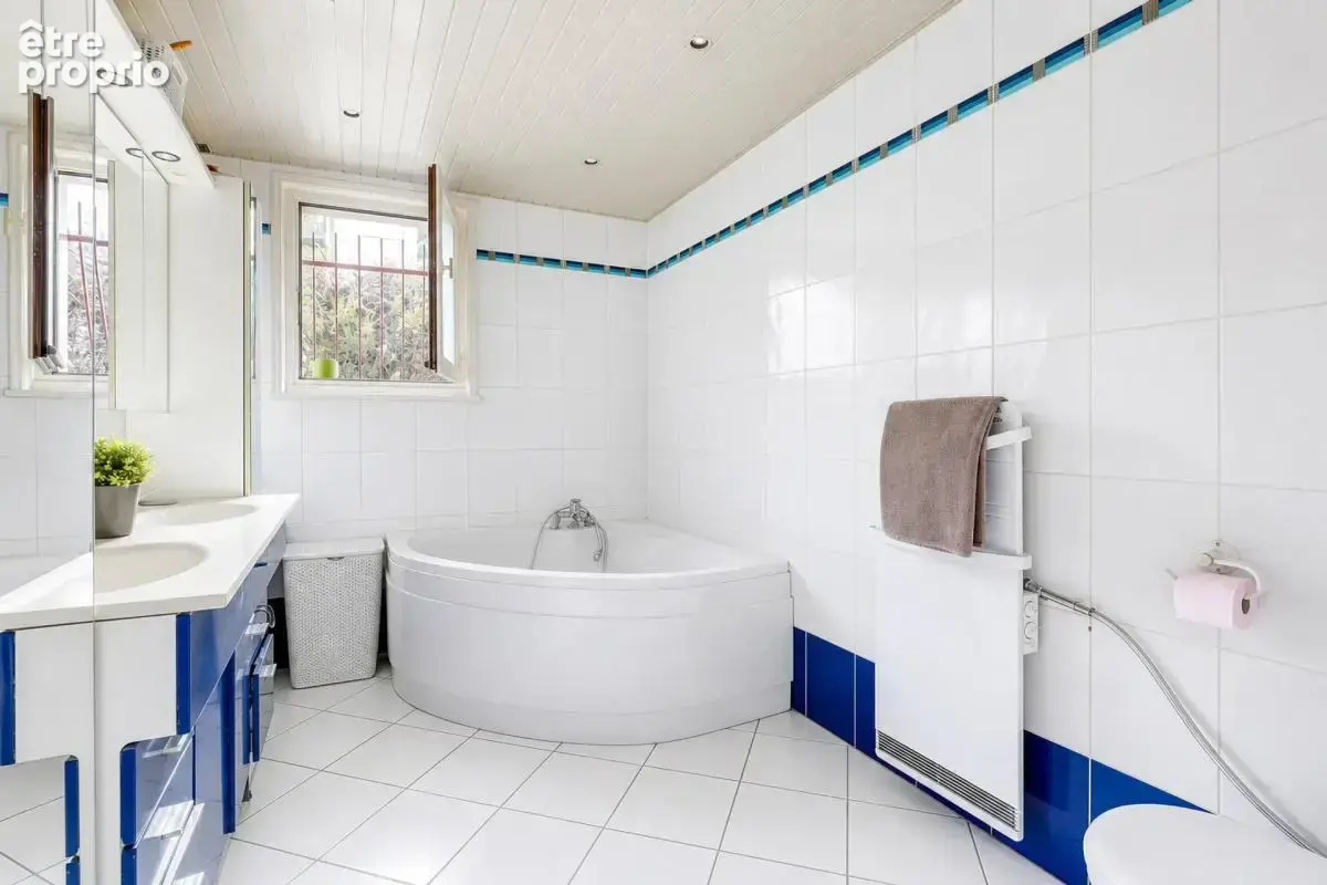 Maison de 4 pièces de 151 m² à Meyzieu - photo 12