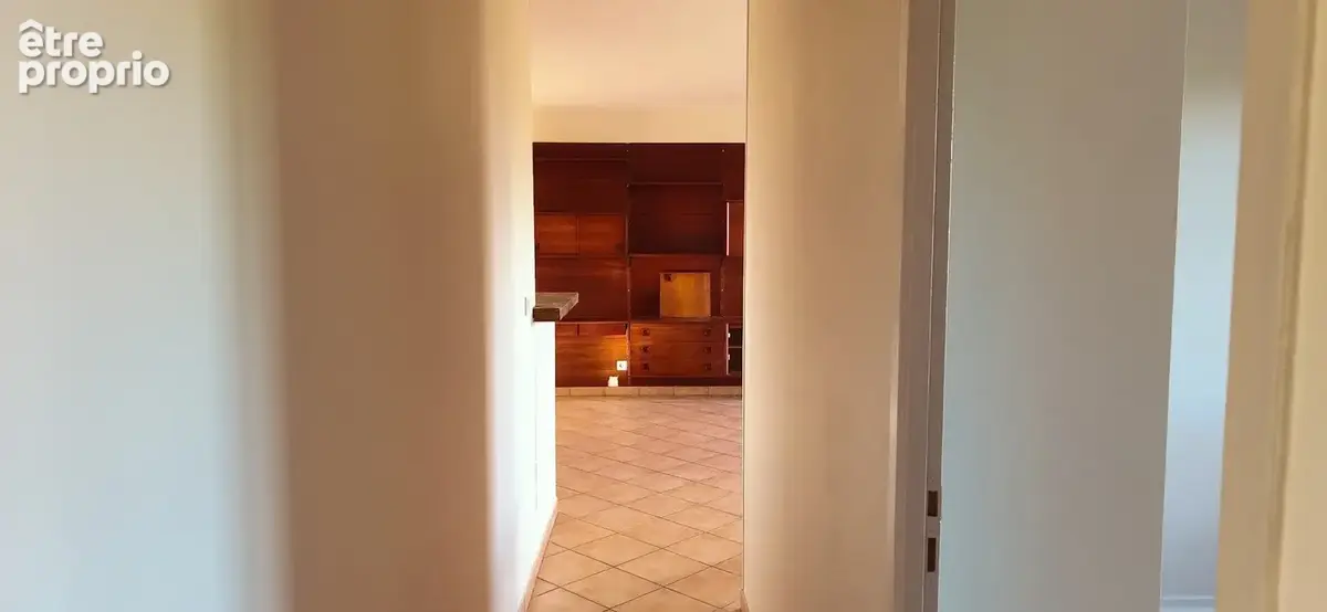 Maison individuelle récente avec garage et magnifique terrain arboré de 3000 m² - photo 6
