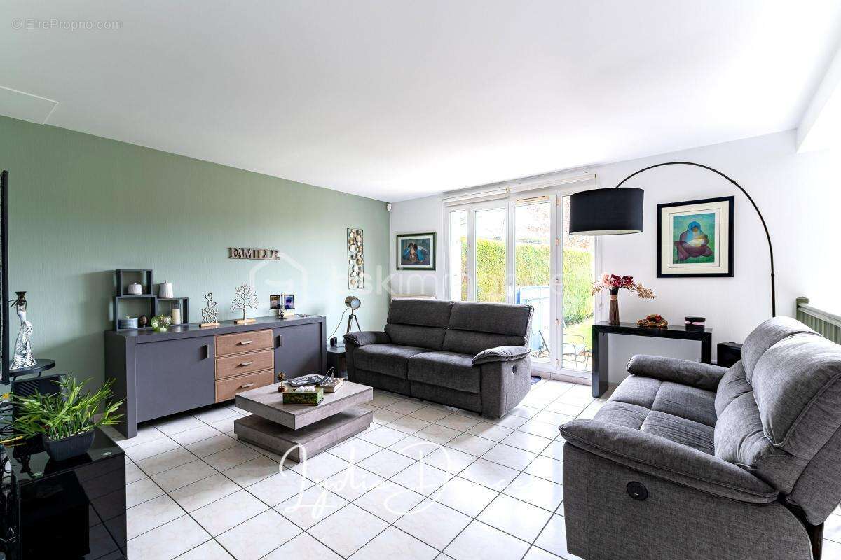 Maison à MAGNY-LE-HONGRE