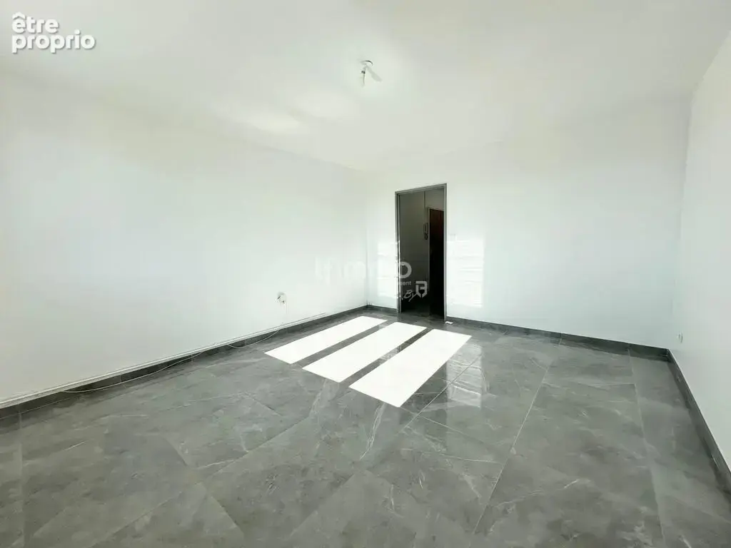 Appartement 68m² rénové avec balcon et cave - photo 3