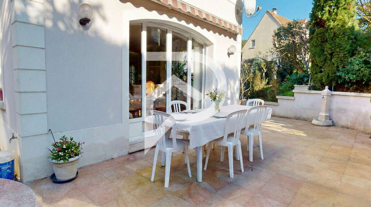 Maison à L'ETANG-LA-VILLE