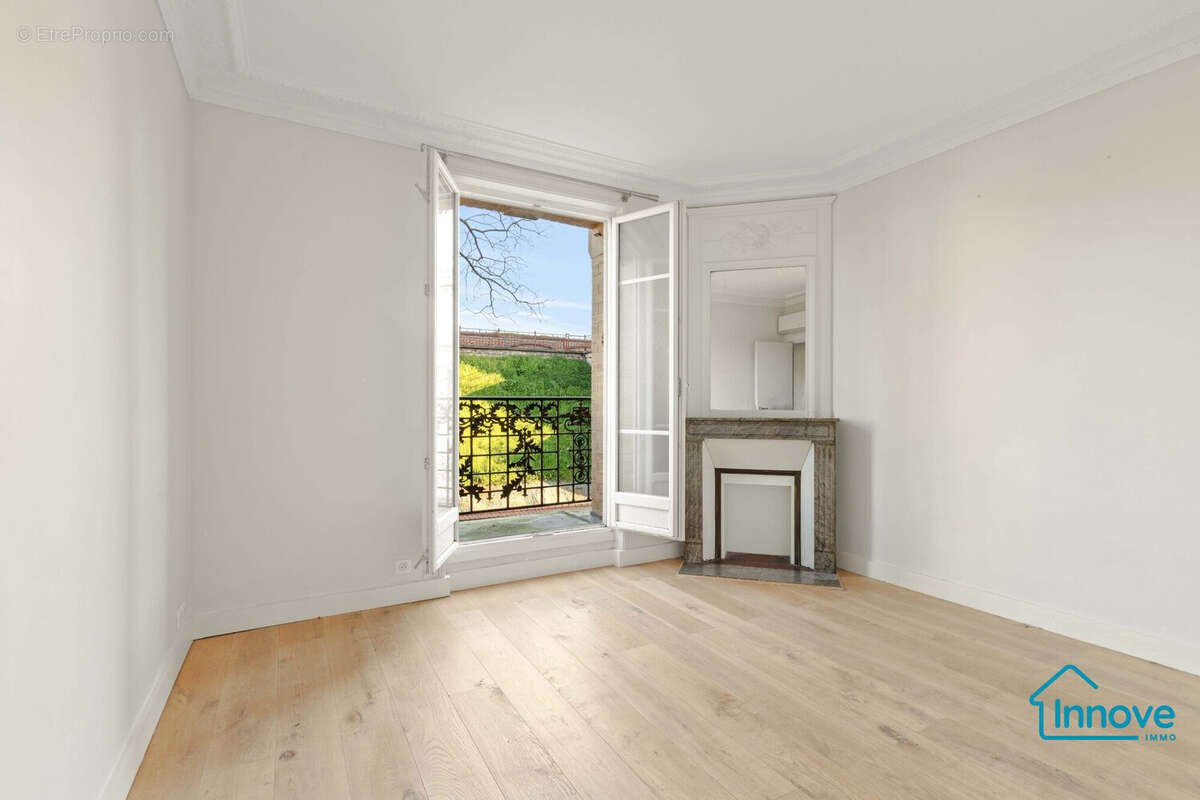 Appartement à PARIS-14E