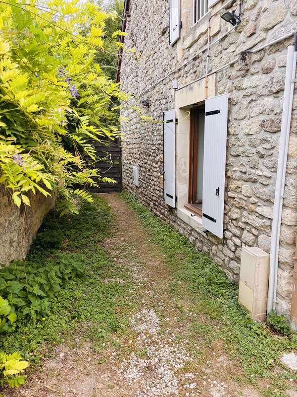 Maison en pierre 85 m2 - photo 2