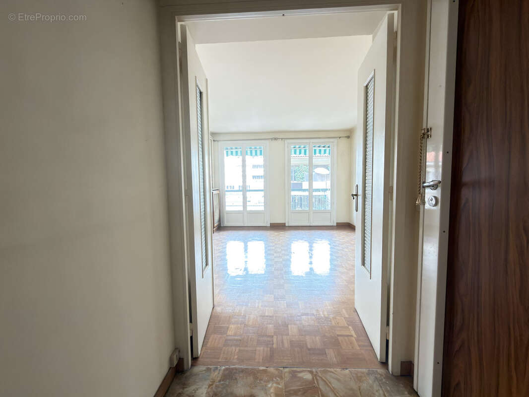 Appartement à MARSEILLE-7E