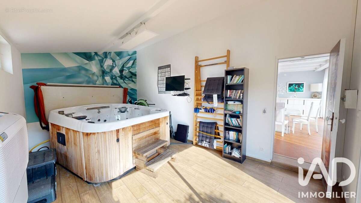 Commerce 380 m² à Villenoy  - photo 8