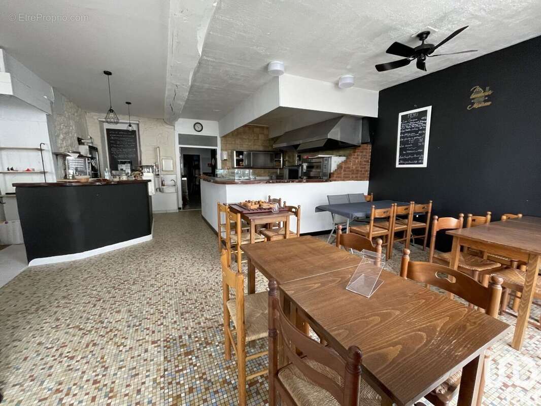 Photo 2 - Commerce à ROCHEFORT