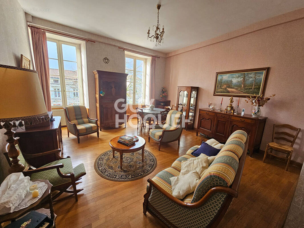 Maison à FONTENAY-LE-COMTE