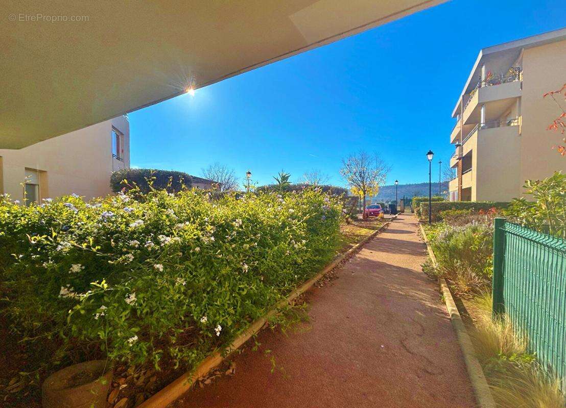 Appartement à LE LUC