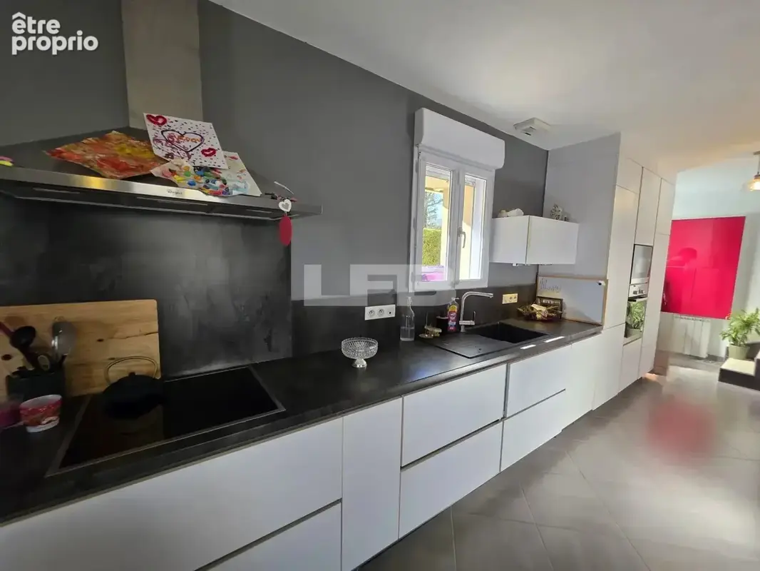 Maison + petit terrain avec terrasse + deux parkings - photo 4