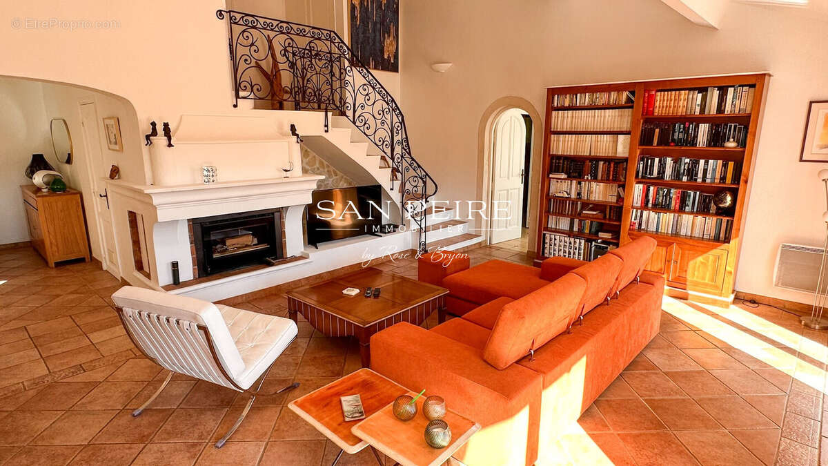 Maison à LES ISSAMBRES