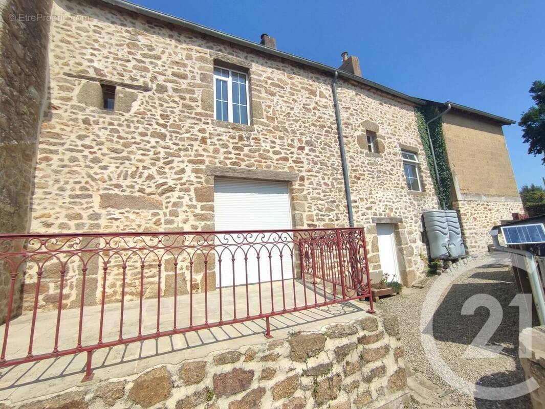 Maison à LE PERTRE